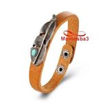 Bracelet Cuir MARRON Avec Pendentif Plume Et Fermoir Button - Unisex au meilleur prix au Maroc