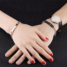 2 Bracelets Couple amoureux King & Queen en acier inoxydable au meilleur prix au Maroc