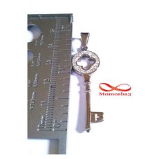 Pendentif Clé Avec Pierres En Acier Inoxydable Argenté au meilleur prix au Maroc