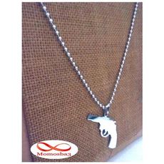 Chaine avec Pendentif Pistolet Argenté En Acier Inoxydable au meilleur prix au Maroc