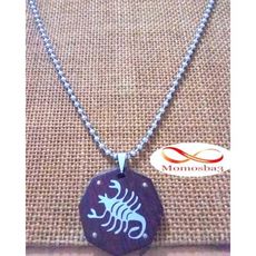 Chaine Avec Pendentif Scorpion En Acier Inoxydable Et Bois au meilleur prix au Maroc
