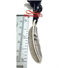 Collier Fil Noir Réglable Avec Pendentif Plume A la Mode - Unisex au meilleur prix au Maroc