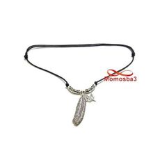 Collier Fil Noir Réglable Avec Pendentif Plume + Feuille Unisex au meilleur prix au Maroc