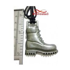 Collier Fil Noir Réglable Avec Pendentif Botte Militaire BRONZE Argenté - Unisex au meilleur prix au Maroc