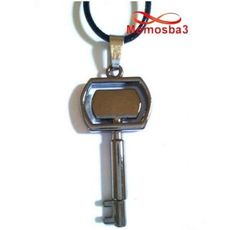 Collier Fil Noir Et Pendentif Clé En Acier Inoxydable - Unisex au meilleur prix au Maroc