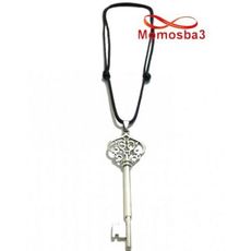 Collier Fil Noir Réglable Avec Pendentif Grande Clé Argenté - Unisex au meilleur prix au Maroc