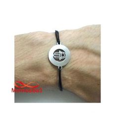 Bracelet Fil Noir Avec Pendentif Khmissa En Acier Inoxydable Avec Pierres au meilleur prix au Maroc