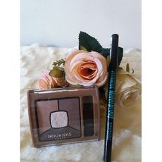 Coffret Contour Clubbing Waterproof Crayon pour Yeux Black+Palette Smoky Stories Ombres A Paupières au meilleur prix au Maroc