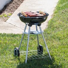 Barbecue à Charbon avec Couvercle et Roulettes BBQ Classics au meilleur prix au Maroc