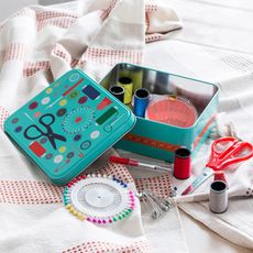 Nécessaire à Couture Métallique avec Accessoires de Couture au meilleur prix au Maroc