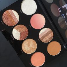 Makeup Revolution - Pro HD Highlighter Palette Brighter Than My Future au meilleur prix au Maroc