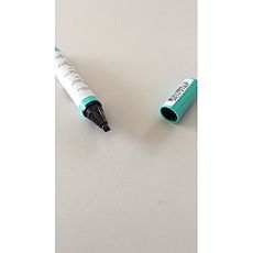 L'orèal Paris Vernis en feutre pour retouches Magic Mani 404 Wine L'OREAL au meilleur prix au Maroc