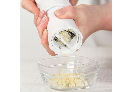 Émincer, découpé et Hacher l'Ail + Éplucheur Ail  Garlic Master au meilleur prix au Maroc