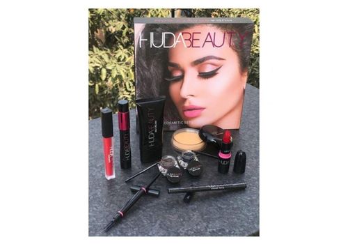 HUDA BEAUTY KIT DE MAQUILLAGE 9 EN 1 au meilleur prix au Maroc