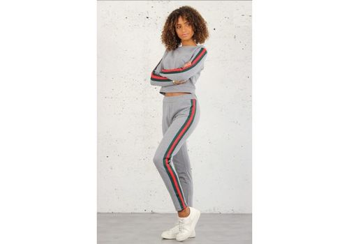 New Ensemble sport Gris au meilleur prix au Maroc