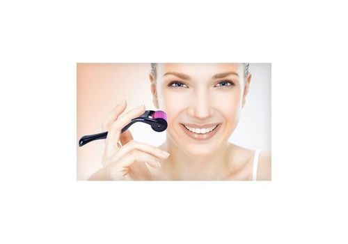 DERMA ROLLER Système Pour Visage accélère le renouvellement cellulaire - 0.5mm au meilleur prix au Maroc