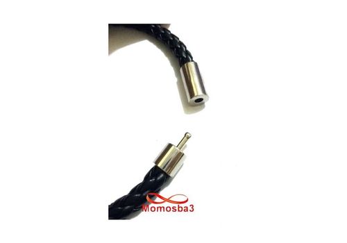 Bracelet Cuir Avec Pendentif Cleaver Argenté Et Fermoir En Acier Inoxydable au meilleur prix au Maroc