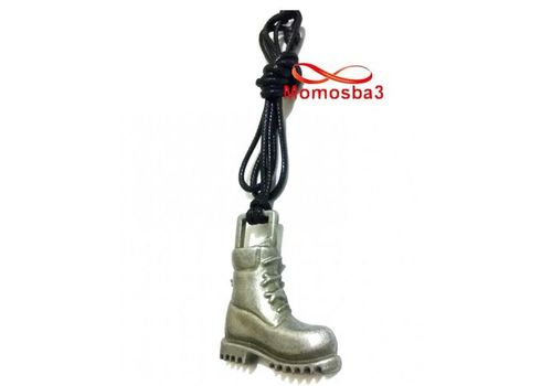 Collier Fil Noir Réglable Avec Pendentif Botte Militaire BRONZE Argenté - Unisex au meilleur prix au Maroc