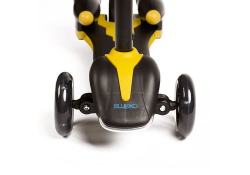 Magic Scooter Jaune - Trottinette pour enfant - Effets sonores et vapeurs d'eau en couleurs au meilleur prix au Maroc