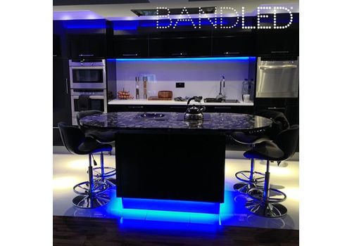 Bande LED Multicolore BandLed pour Intérieurs et Extérieurs (5 m   60 LED) au meilleur prix au Maroc