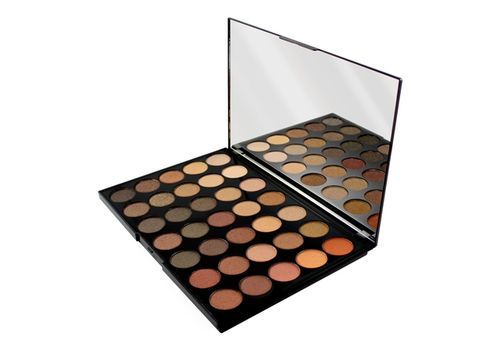 Palette Fard à Paupières Makeup revolution – Pro HD palette matte amplifié 35 Fards au meilleur prix au Maroc