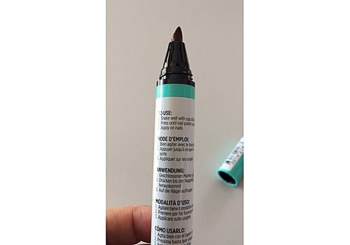 L'orèal Paris Vernis en feutre pour retouches Magic Mani 404 Wine L'OREAL au meilleur prix au Maroc