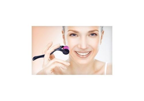 Derma Roller Système Pour Visage accélère le renouvellement cellulaire - 0.5mm au meilleur prix au Maroc